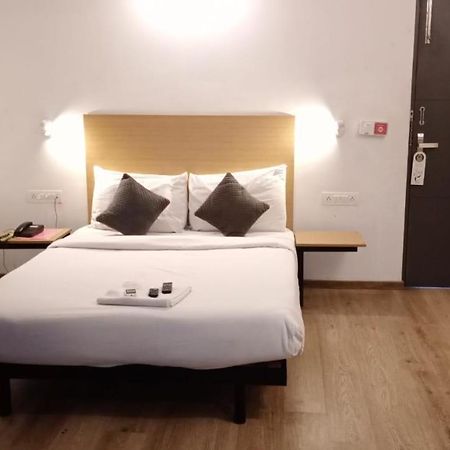 Hotel Amrita Madras Buitenkant foto